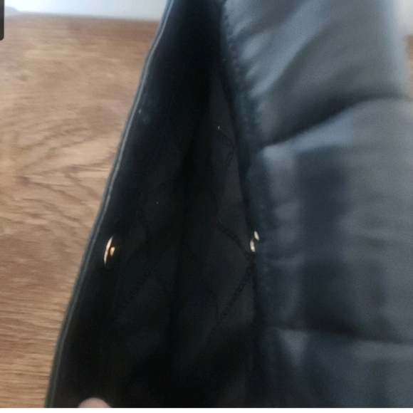 Michael Kors Soho Large Black Quilted Leather Shoulder Bag Chain Strap Gold - Picture 4 of 8